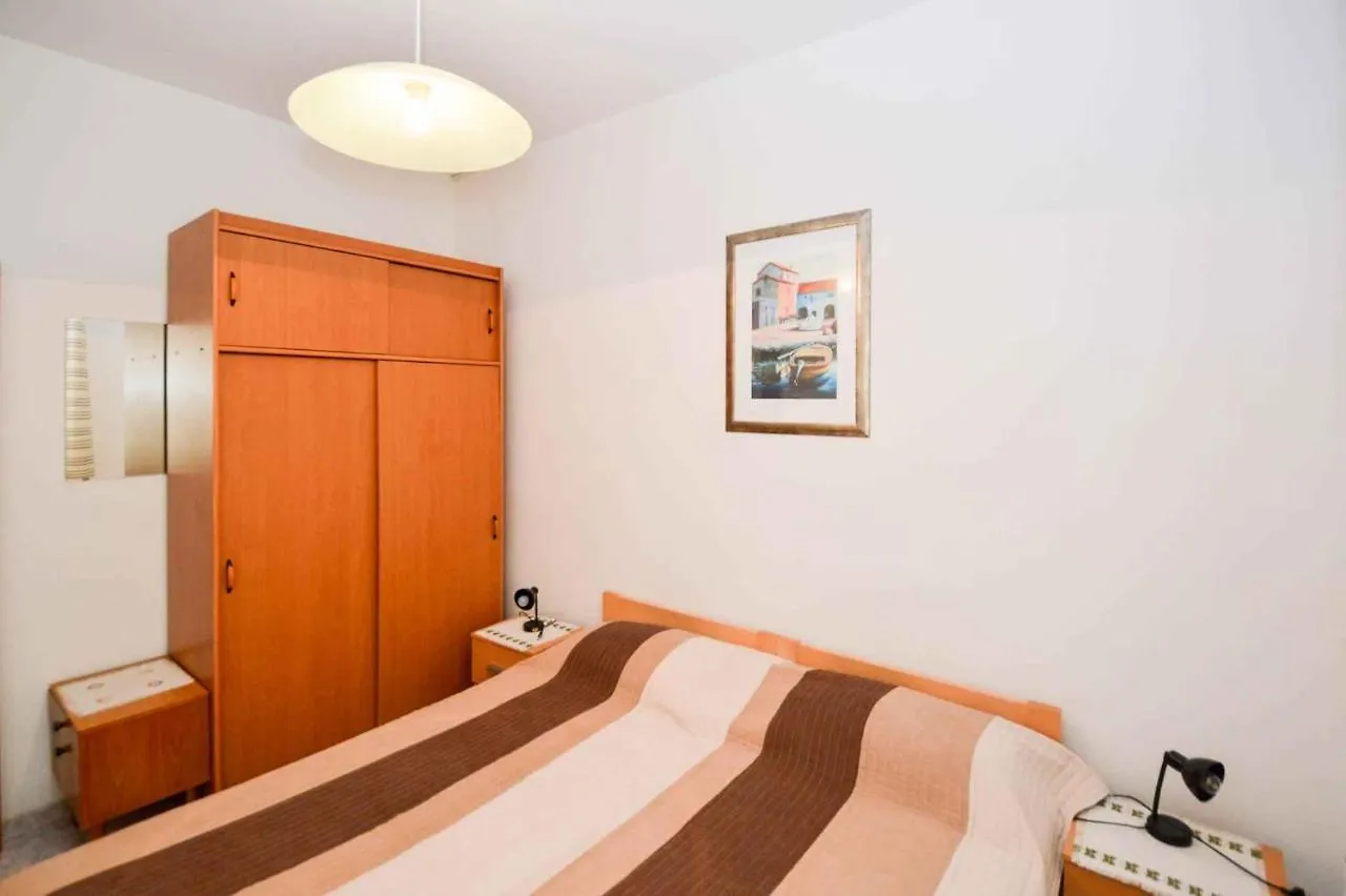 Apartment In Pula With Two-Bedrooms 3 Pjescana Uvala 0*,