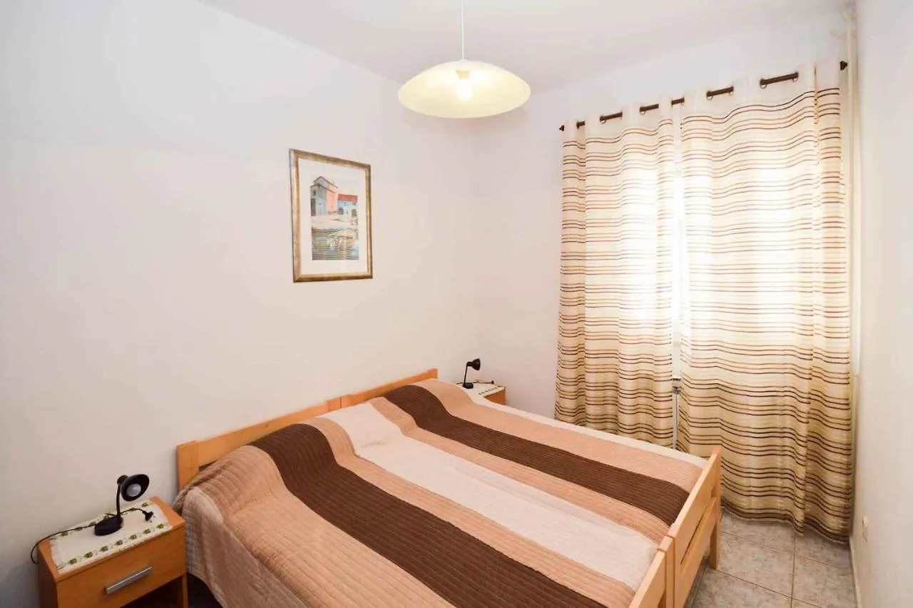 Apartment In Pula With Two-Bedrooms 3 Pjescana Uvala