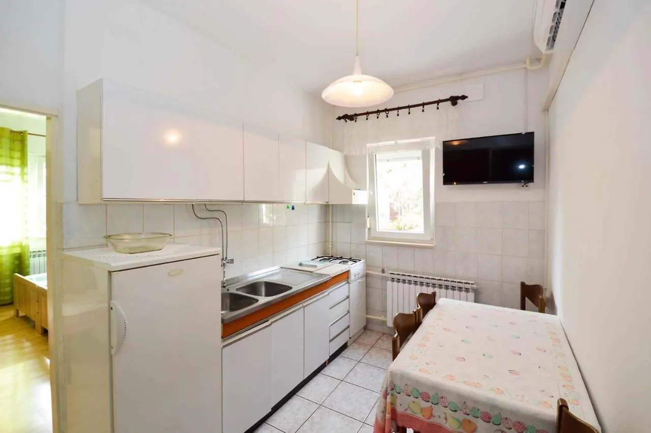 Apartment In Pula With Two-Bedrooms 3 Pjescana Uvala