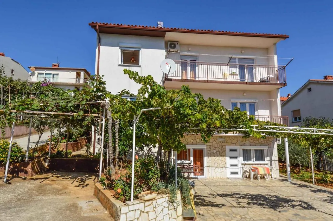 Apartment In Pula With Two-Bedrooms 3 Pjescana Uvala