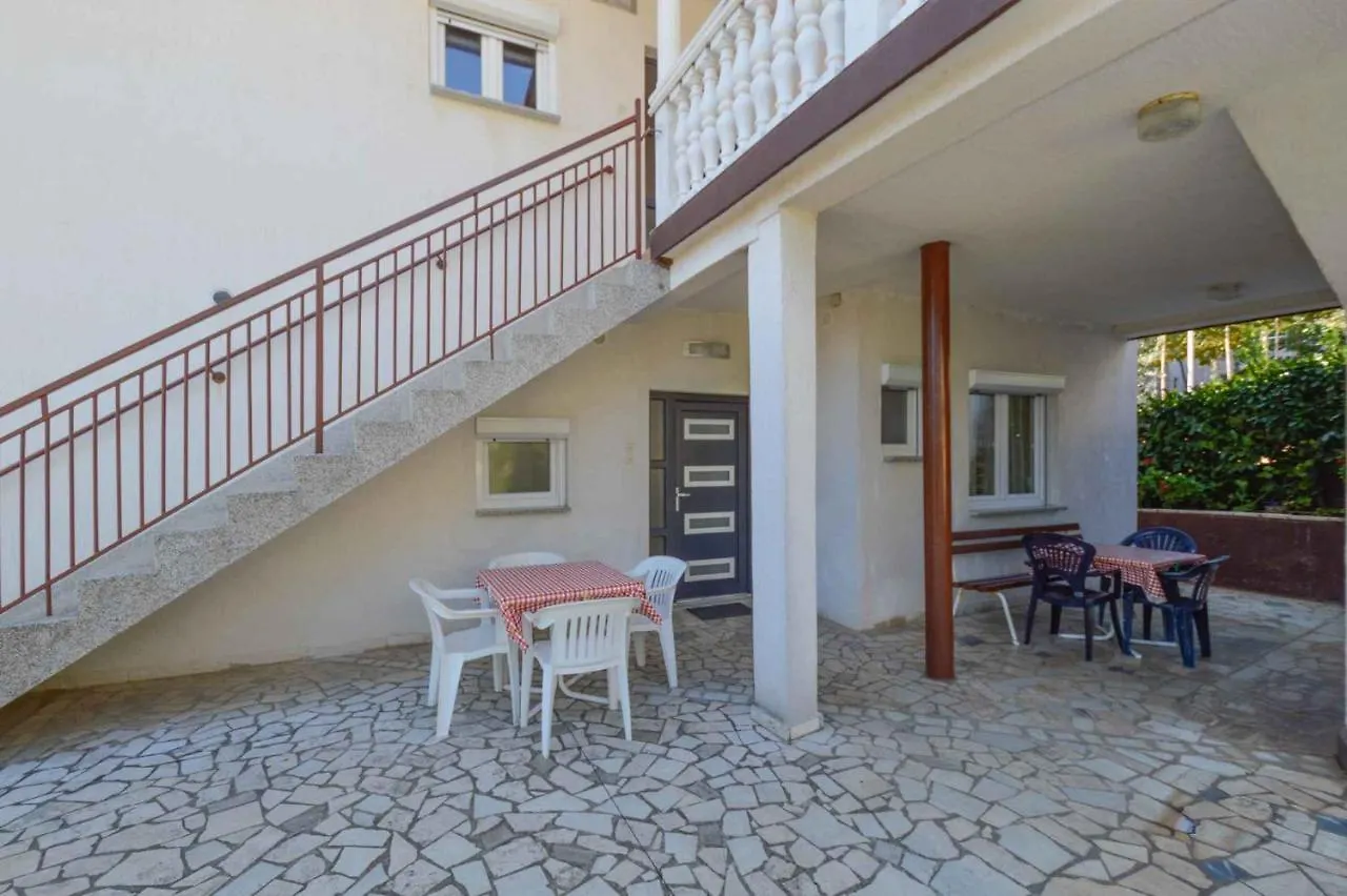 Apartment In Pula With Two-Bedrooms 3 Pjescana Uvala Croatia