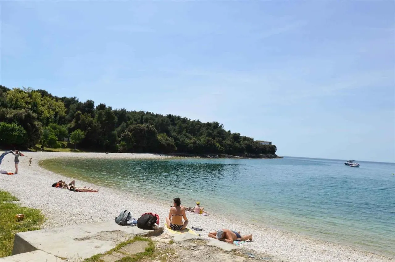 Apartment In Pula With Two-Bedrooms 3 Pjescana Uvala