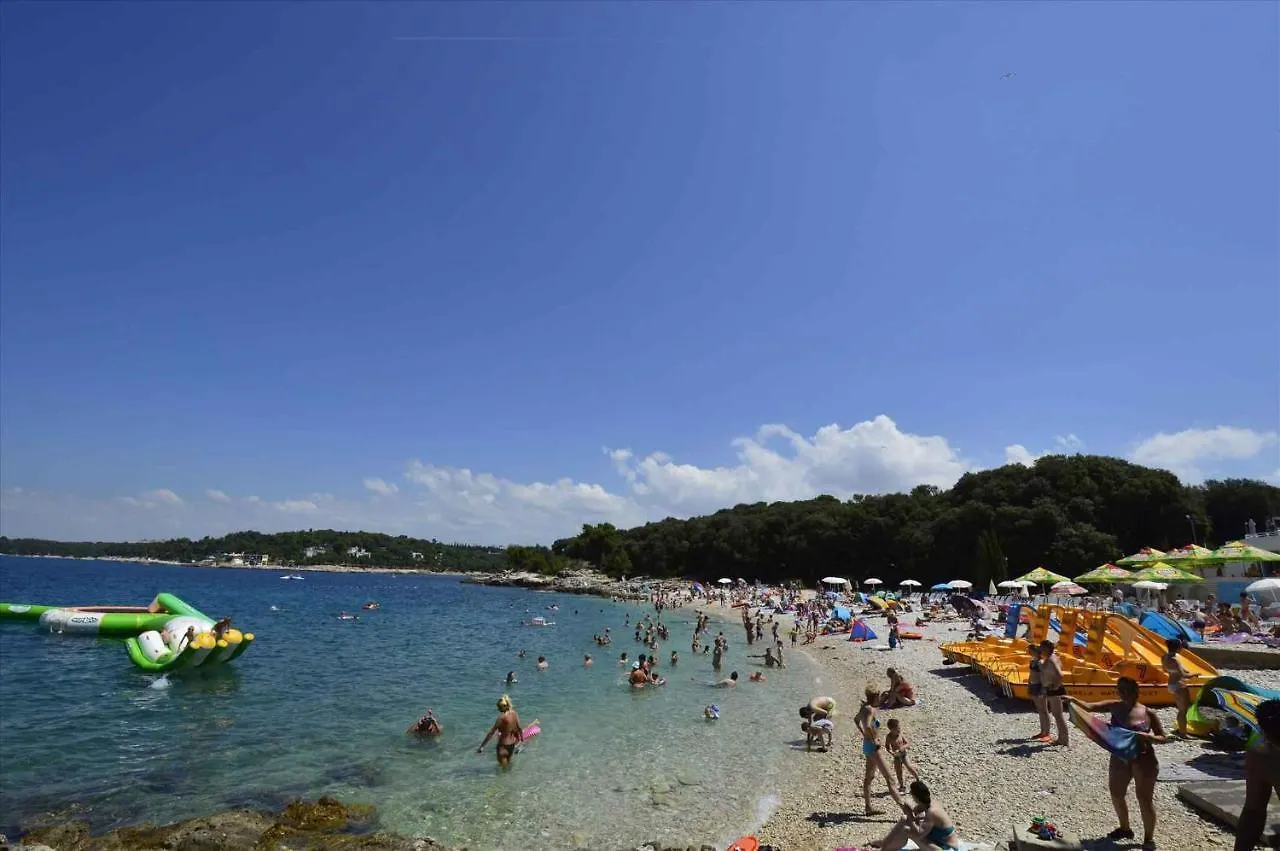 Apartment In Pula With Two-Bedrooms 3 Pjescana Uvala